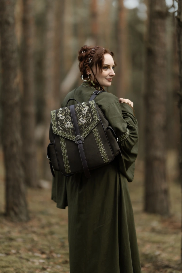 MOONVINE PLECAK OLIVE w roślinne motywy