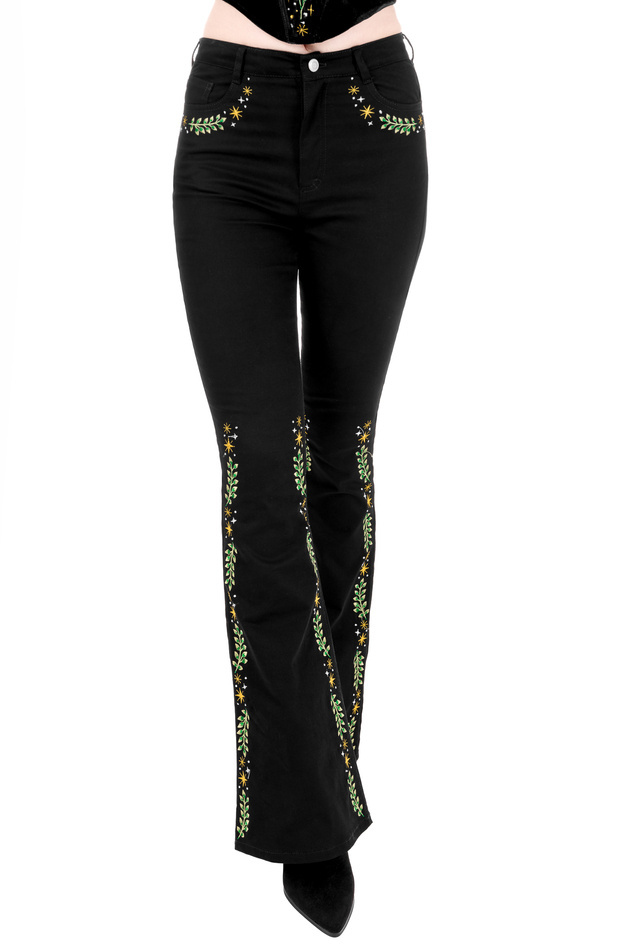 PFLANZLICHE JEANS MIT SCHLAGSEITE